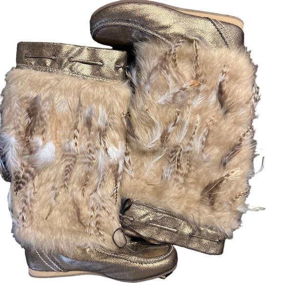 Colin Stuart Feather gold statement boots sz 7.5 - Picture 2 of 10